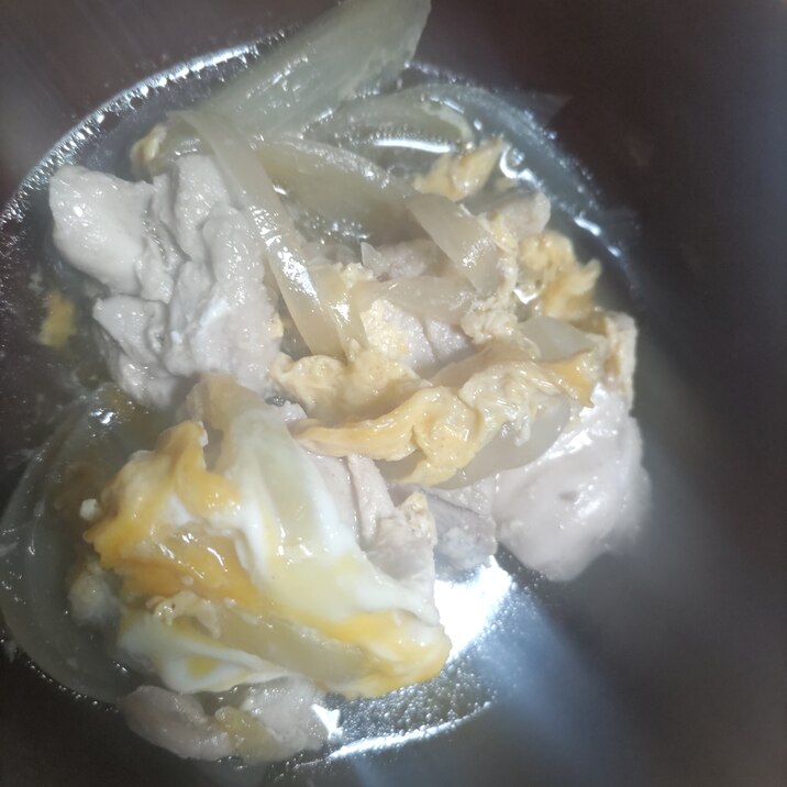 鶏肉と玉ねぎと卵の煮物